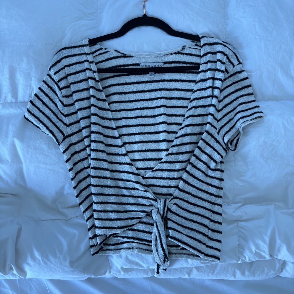 Madewell Texture and Thread top (able to untie the knot) size M